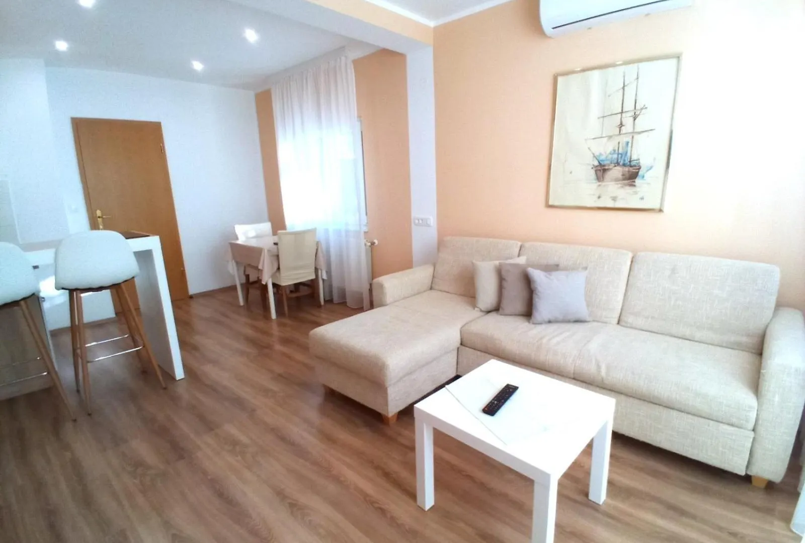 City Center Apartment And Room 말린스카 0*,  크로아티아